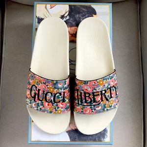 Gucci X Liberty men’s slides size US 11